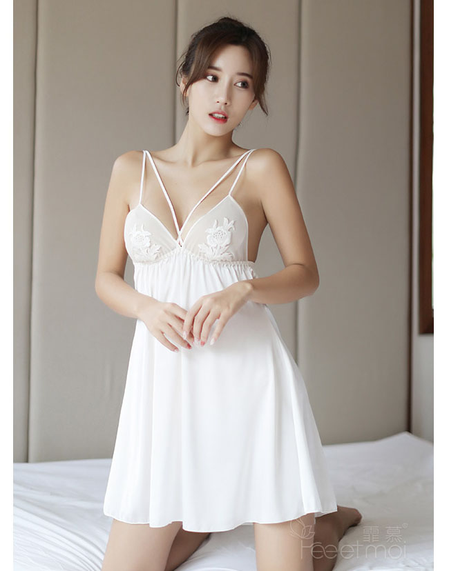 魅力仿絲-性感吊帶睡裙(白) FX7777